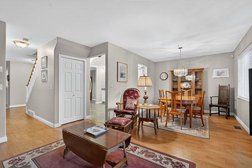 10-1800 Parkview Crescent, Kelowna, BC - Indoor