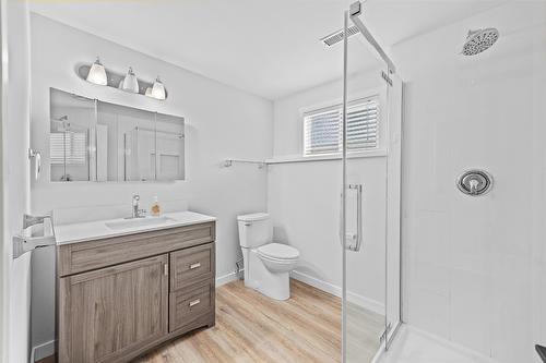 2757 Paula Road, West Kelowna, BC - Indoor Photo Showing Bathroom