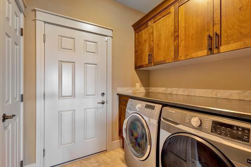 1205 Loseth Drive, Kelowna, BC - Indoor Photo Showing Laundry Room