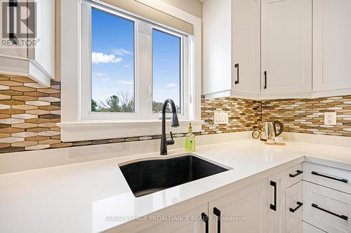 11 Ben Tekamp Terrace, Brockville, ON - Indoor Photo Showing Kitchen