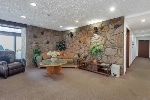 204-907 Cedar St, Campbell River, BC - Indoor Photo Showing Other Room