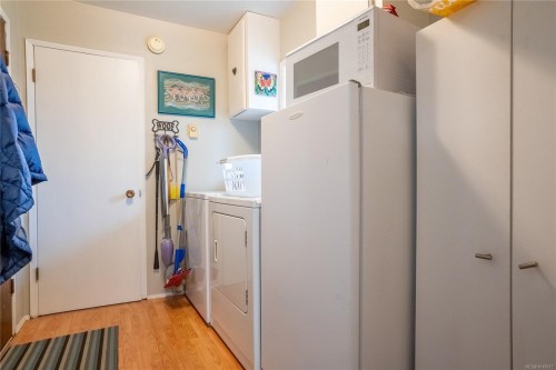 6327 Lansdowne Pl, Duncan, BC 