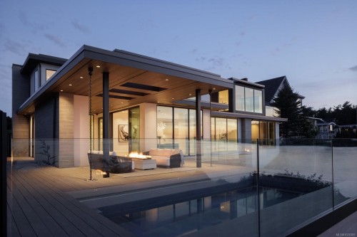 4040 White Rock St, Saanich, BC 