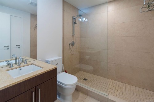 213-100 Saghalie Rd, Victoria, BC - Indoor Photo Showing Bathroom