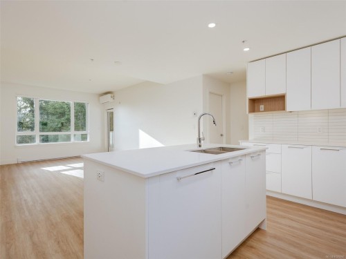 211-940 Reunion Ave, Langford, BC - Indoor Photo Showing Kitchen With Double Sink