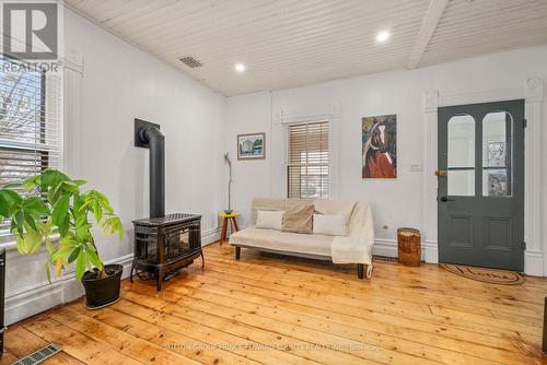 3 sided gase fireplace with battery backup - 2 Queen Street, Prince Edward County (Picton Ward), ON - Indoor