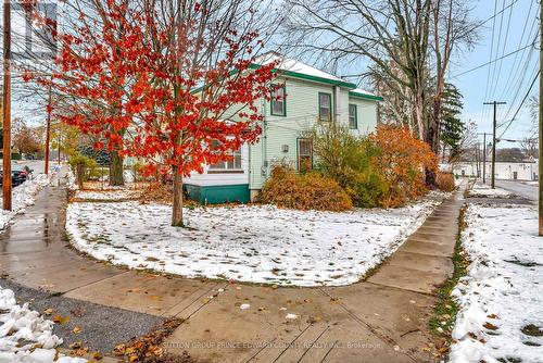 A corner lot offers spacious front and side yards - 2 Queen Street, Prince Edward County (Picton Ward), ON - Outdoor