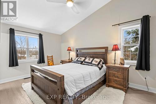 529 Winkworth Court, Newmarket, ON - Indoor Photo Showing Bedroom