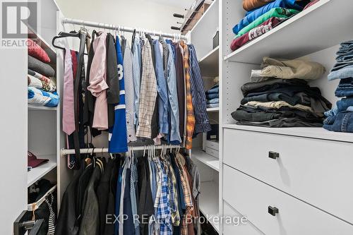 529 Winkworth Court, Newmarket, ON - Indoor With Storage