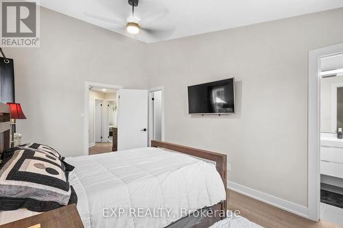 529 Winkworth Court, Newmarket, ON - Indoor Photo Showing Bedroom