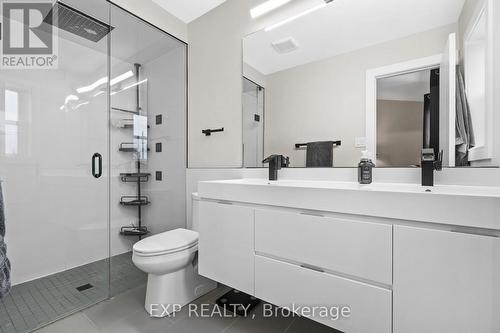 529 Winkworth Court, Newmarket, ON - Indoor Photo Showing Bathroom