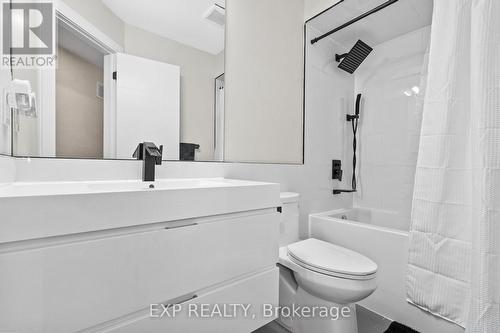 529 Winkworth Court, Newmarket, ON - Indoor Photo Showing Bathroom