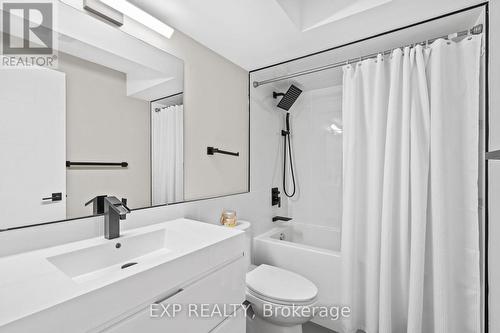 529 Winkworth Court, Newmarket, ON - Indoor Photo Showing Bathroom