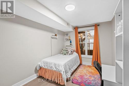 529 Winkworth Court, Newmarket, ON - Indoor Photo Showing Bedroom