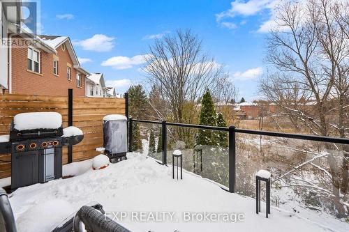 529 Winkworth Court, Newmarket, ON - Outdoor