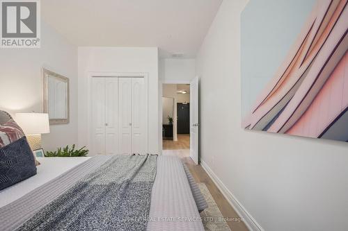 904 - 393 King Street W, Toronto, ON - Indoor Photo Showing Bedroom