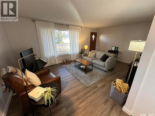 1019 8Th Street, Rosthern, SK - Indoor Photo Showing Living Room