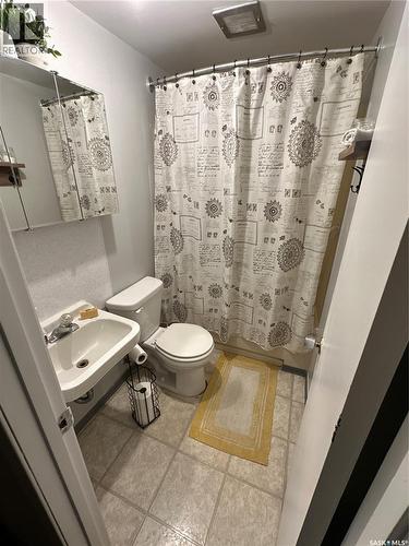 1019 8Th Street, Rosthern, SK - Indoor Photo Showing Bathroom