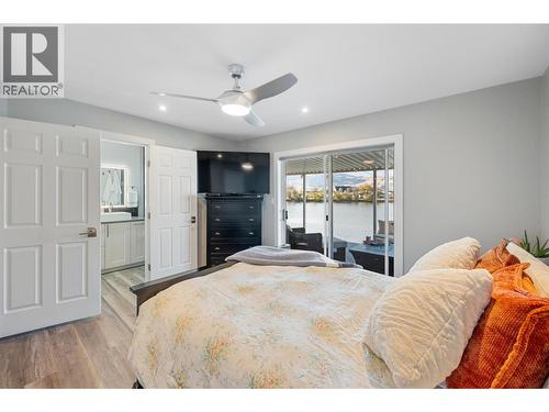 38 Bayview Crescent, Osoyoos, BC - Indoor Photo Showing Bedroom