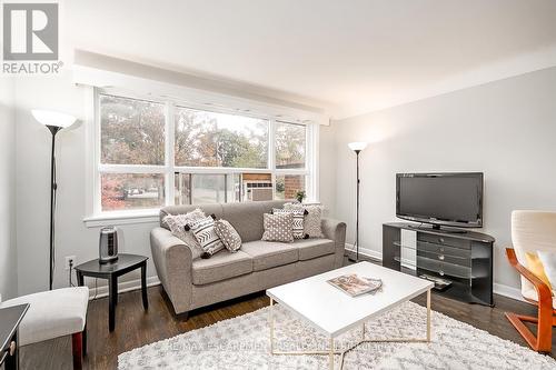7 - 2128 Harris Crescent, Burlington, ON - Indoor Photo Showing Living Room