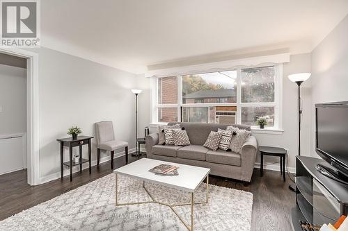 7 - 2128 Harris Crescent, Burlington, ON - Indoor Photo Showing Living Room