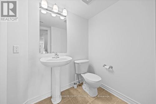 112 Paseo Private, Ottawa, ON - Indoor Photo Showing Bathroom