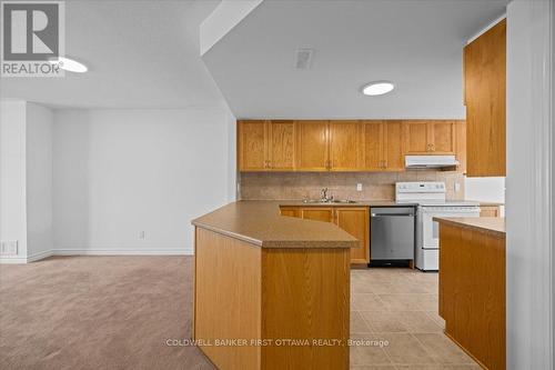 112 Paseo Private, Ottawa, ON - Indoor Photo Showing Kitchen With Double Sink