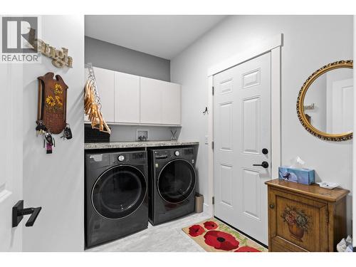 3888 Gallaghers Pinnacle Way Unit# 17, Kelowna, BC - Indoor Photo Showing Laundry Room