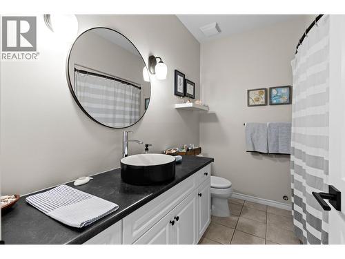 3888 Gallaghers Pinnacle Way Unit# 17, Kelowna, BC - Indoor Photo Showing Bathroom