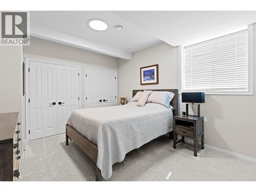 3888 Gallaghers Pinnacle Way Unit# 17, Kelowna, BC - Indoor Photo Showing Bedroom