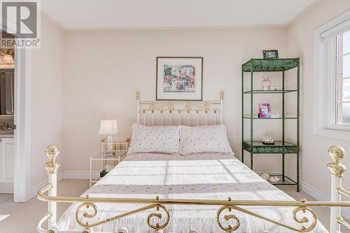 78 Ravine Edge Drive, Richmond Hill, ON - Indoor Photo Showing Bedroom