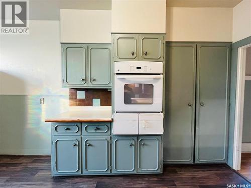 456 3Rd Avenue Ne, Swift Current, SK - Indoor Photo Showing Kitchen