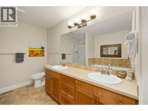 5342 Trickle Creek Drive, Kelowna, BC - Indoor Photo Showing Bathroom