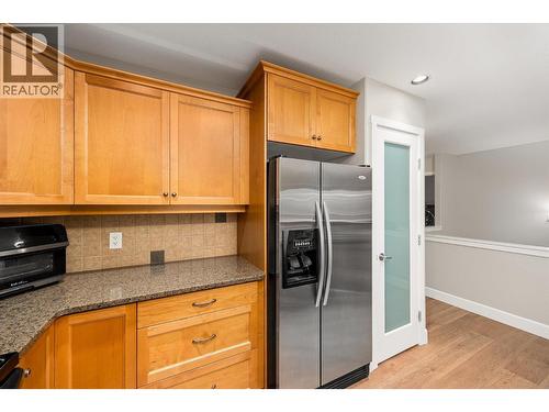 5342 Trickle Creek Drive, Kelowna, BC - Indoor Photo Showing Kitchen