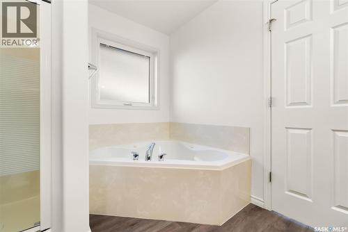 2866 Sunninghill Crescent, Regina, SK - Indoor Photo Showing Bathroom
