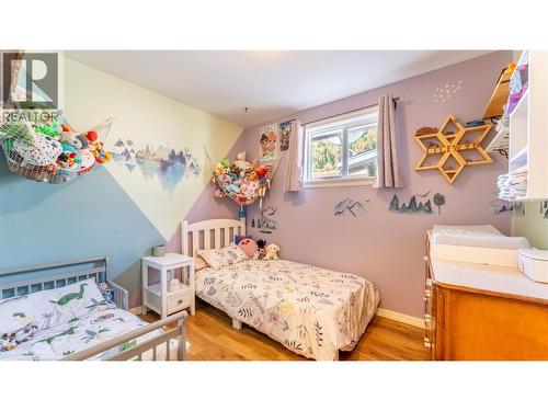 241 21St  S Avenue, Creston, BC - Indoor Photo Showing Bedroom
