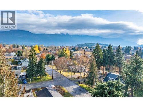 241 21St  S Avenue, Creston, BC - Outdoor With View