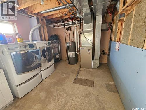 320 9Th Avenue E, Meadow Lake, SK - Indoor Photo Showing Laundry Room