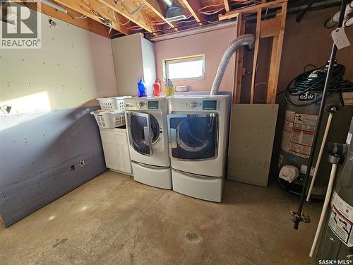 320 9Th Avenue E, Meadow Lake, SK - Indoor Photo Showing Laundry Room