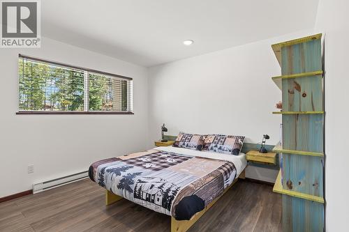 7141 Dunwaters Road, Kelowna, BC - Indoor Photo Showing Bedroom