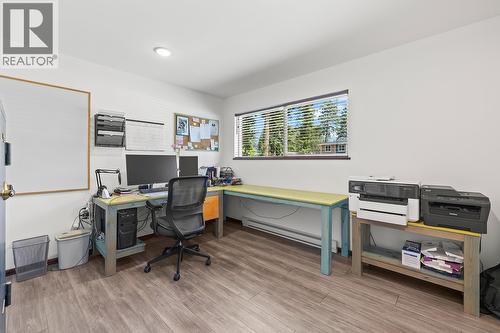 7141 Dunwaters Road, Kelowna, BC - Indoor Photo Showing Office