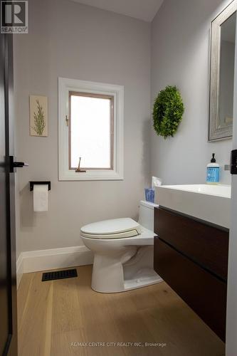 41 Milford Crescent, London North (North G), ON - Indoor Photo Showing Bathroom