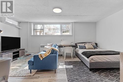 280 Laurier Avenue E, Ottawa, ON - Indoor Photo Showing Bedroom