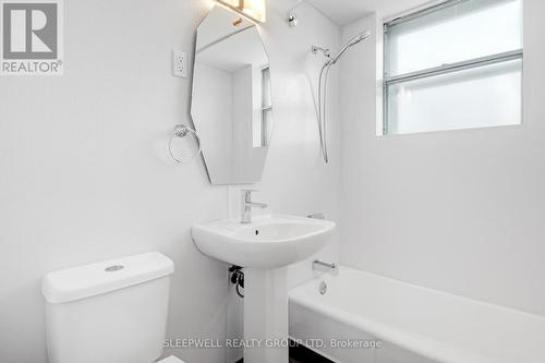 280 Laurier Avenue E, Ottawa, ON - Indoor Photo Showing Bathroom