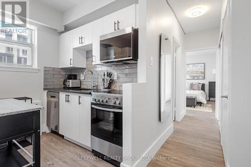 280 Laurier Avenue E, Ottawa, ON - Indoor Photo Showing Kitchen