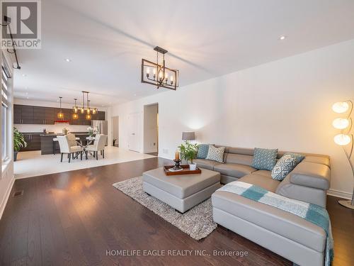 27 Scarlet Way, Bradford West Gwillimbury, ON - Indoor Photo Showing Living Room