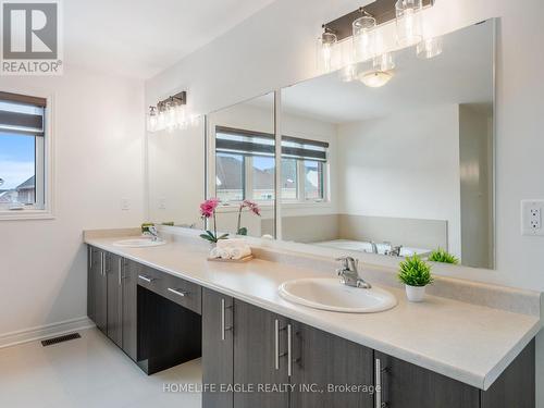 27 Scarlet Way, Bradford West Gwillimbury, ON - Indoor Photo Showing Bathroom