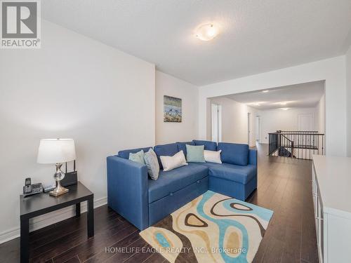 27 Scarlet Way, Bradford West Gwillimbury, ON - Indoor Photo Showing Living Room