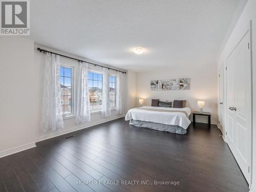 27 Scarlet Way, Bradford West Gwillimbury, ON - Indoor Photo Showing Bedroom