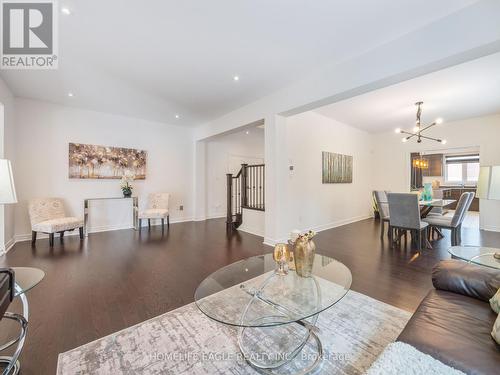27 Scarlet Way, Bradford West Gwillimbury, ON - Indoor Photo Showing Living Room
